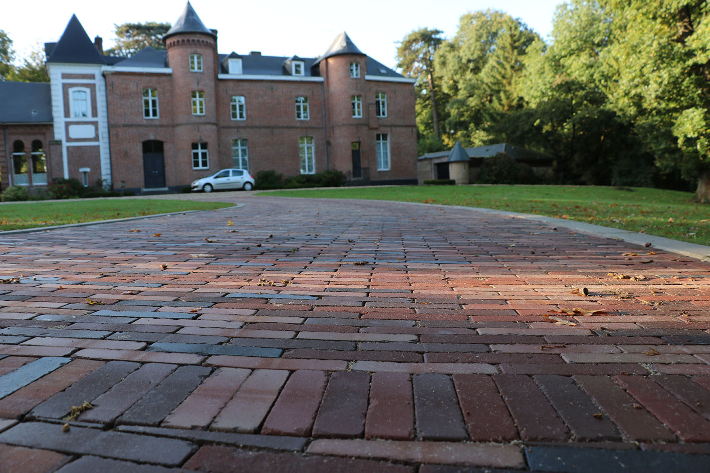 Accès piéton en briquette terre cuite